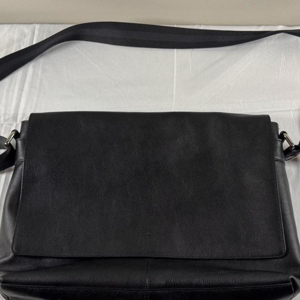 Coach Metropolitan Messenger Bag Black Pebbled Leather Crossbody